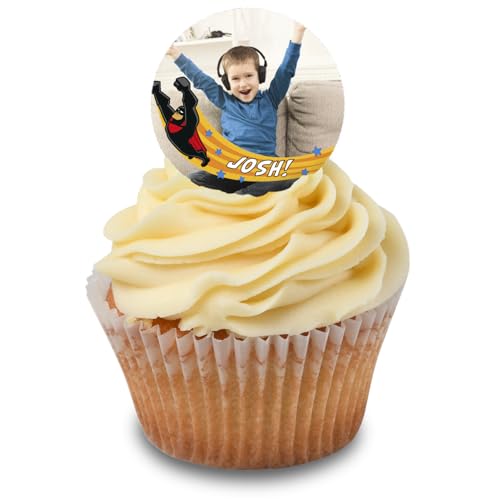 Cakeshop Cupcake Personalisierte Essbare Kuchenaufleger Mit Fliegendem Superhelden-Banner | Personalisieren Sie Bild & Name | Für Geburtstage & Feiern | Zuckerguss- & Oblatenpapier-Optionen von CAKESHOP edible cake toppers EST. 2012