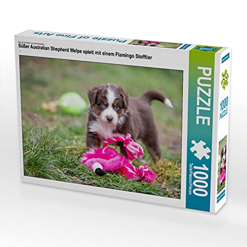CALVENDO Puzzle Süßer Australian Shepherd Welpe spielt mit einem Flamingo Stofftier 1000 Teile Lege-Größe 64 x 48 cm Foto-Puzzle Bild von Fotodesign Verena Scholze CALVENDO Puzzle Süßer Australian Shepherd Welpe spielt mit einem Flamingo Stofftier 1000 Teile Lege-Größe 64 x 48 cm Foto-Puzzle Bild von Fotodesign Verena Scholze von CALVENDO