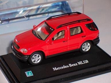 CARARAMA Mercedes-B M-klasse Rot 1/72 Modellauto Modell Auto von CARARAMA