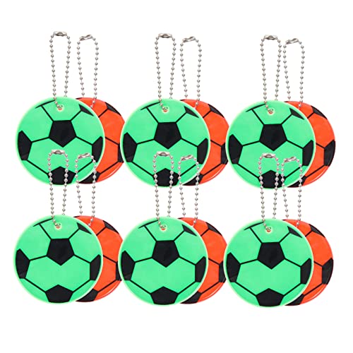 CHILDWEET 12st Fußball Reflektierende Anhänger Die Reflektierendes Hängendes Fußball-reflektierendes Etikett Tasche Reflektierender Rucksackanhänger Fußballparty Münze Pvc von CHILDWEET