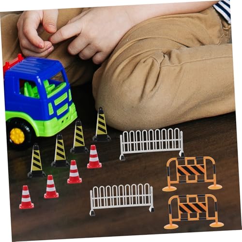 CORHAD Teiliges Mini Verkehrsschilder Spielset aus Stabilem Kunststoff Kindersicheres Lernspielzeug für Vorschulkinder Realistische Straßensimulation Fördert Verkehrserziehung und CORHAD Teiliges Mini Verkehrsschilder Spielset aus Stabilem Kunststoff Kindersicheres Lernspielzeug für Vorschulkinder Realistische Straßensimulation Fördert Verkehrserziehung und von CORHAD