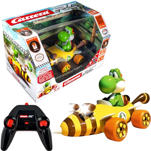 Carrera RC Mario Kart™ Bumble V - Yoshi Ferngesteuertes Auto | Flitzer 1:18 | Bis zu 9 km/h | Akkulaufzeit für 20 Min Fahrzeit | Frontscheinwerfer | Ab 6 Jahren | Inkl. wiederaufladbare Batterie von Carrera