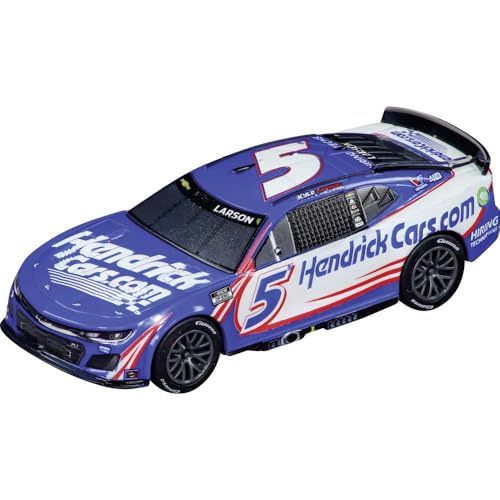 Carrera - 20064273 GO NASCAR Camaro NextGen ZL1 Hendrick Motorsports, Kyle Larson, No.5 | Maßstab 1:43 Slotcar | Kompatibel mit GO, GO Plus & Battery | Authentisches Design von Carrera