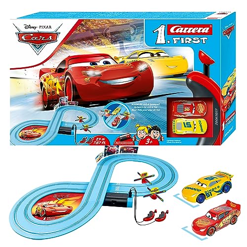 Carrera FIRST Disney Pixar Cars Rennbahn Set | Race of Friends | Batteriebetriebene Rennstrecke | Ab 3 Jahren | Lightning McQueen vs. Cruz Ramirez von Carrera