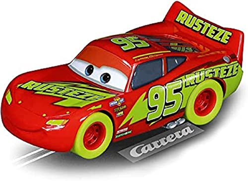 Carrera - 20064220 - Carrera GO!!! Lightning McQueen Slotcar I Maßstab 1:43 I Offiziell lizenziert von Disney Pixar I Authentische Nachbildung I Detailreiches Design I Ideal für Jungen & Mädchen von Carrera