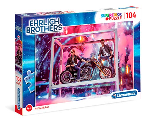 Clementoni 59175 Ehrlich Brothers Puzzle 104 Teile, funkelndes Kinderpuzzle für kleine Magier, mit Motorrad-Motiv, leuchtend-buntes Legespiel, für Kinder ab 6 Jahren von Clementoni