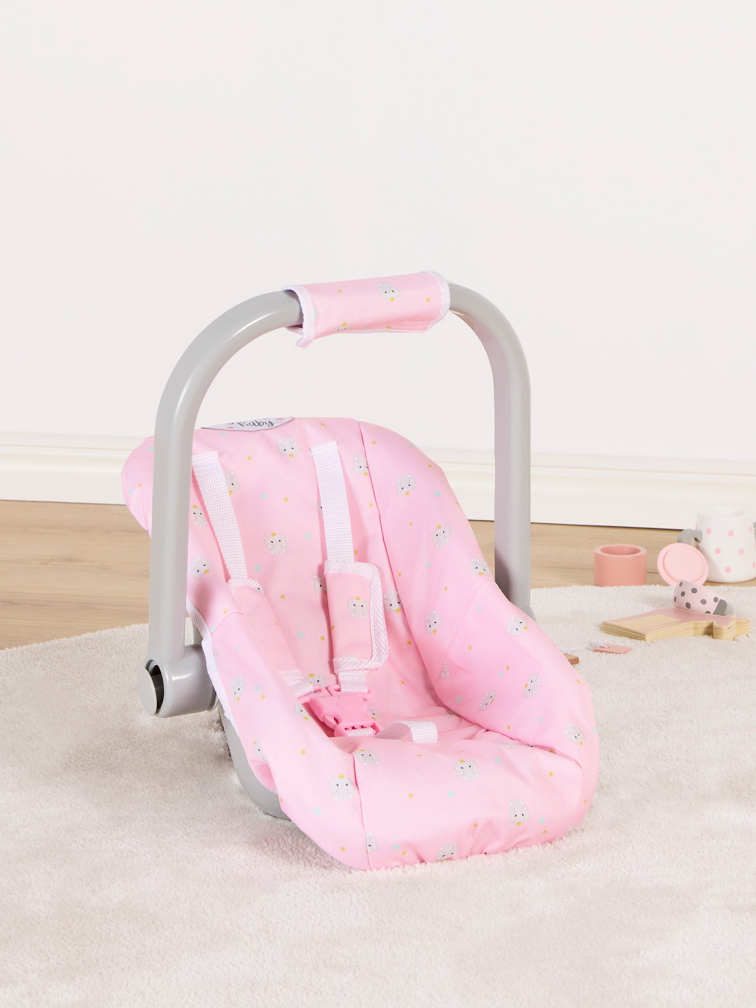 Cloudberry Castle Kindersitz für Puppen, Rosa Cloudberry Castle Kindersitz für Puppen, Rosa von Cloudberry Castle