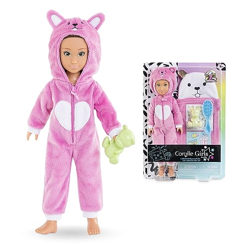 Corolle Girls Zoe Pyjama Party, Ankleidepuppe im kuscheligen Hamster-Onesie, 7 Teile, Schlafsack, Vanilleduft, 28cm, ab 4 Jahren von Corolle