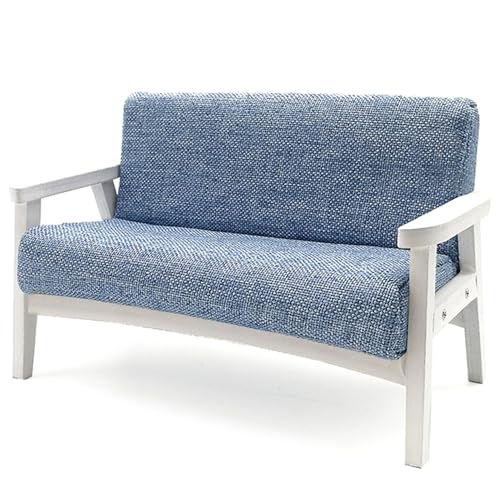 Dollhouse Couch mit Armlehre 1:12 Skala weißes Rahmenpuppenhaus -Sofa mit blau grauem Kissen 4,5x2,4x2,8 Holzpuppenhausmöbel für Wohnzimmer Schlafzimmer von Csafyrt