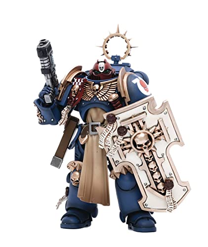 Dark Source Trading - Joytoy Warhammer 40K Brother Sergeant Proximo 1/18 Figure (Net) von MERCHANDISING LICENCE