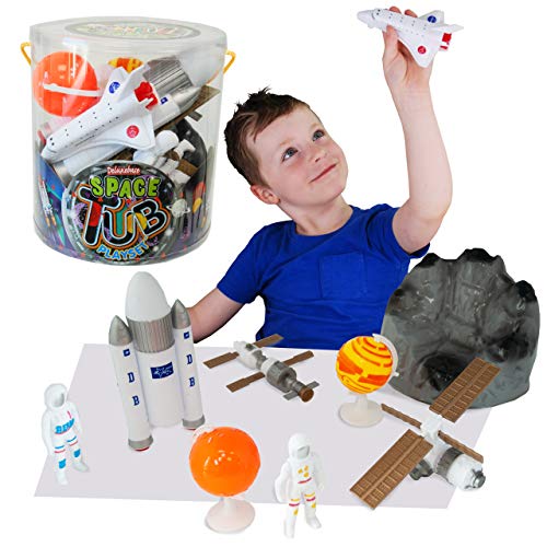 Tub Playset - Weltall von Deluxebase. Weltall Spielset für Kinder. Fantasiespielzeug wie Astronauten, Planeten, Spielzeugrakete, Space Shuttle, Satellit und ein Weltall Mond Felsen von Deluxe Base