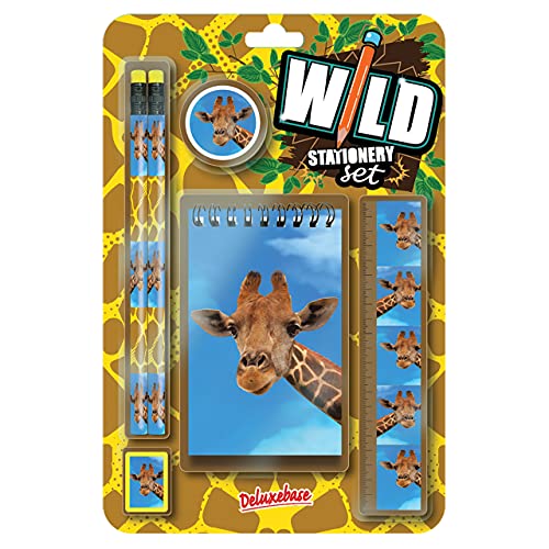 Wild Stationery Set - Giraffe von Deluxebase. Diese niedlichen Stationären Schulsets für Mädchen und Jungen enthalten 2 Bleistifte, Radiergummi, Spitzer, Lineal und Notizbuch von Wild Stationery