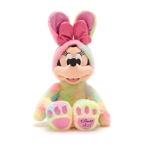 Disney Store Official - Minnie Maus - Osterkuscheltier - 45 cm - Plüschtier mit Osterhasenoutfit im Batikstil & Pinker Schleife - Schriftzug Disney 2025 am Fuß - Ab der Geburt geeignet - Ab 0 Jahren von Disney Store