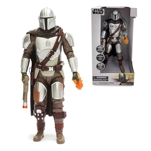 Disney Store Offizielle Sprechende Actionfigur The Mandalorian, Star Wars, 38cm, Intergalaktischer Krieger mit Leuchtendem Flammenwerfer, Echte Charakterphrasen auf Englisch, Ab 3 Jahren von Disney Store