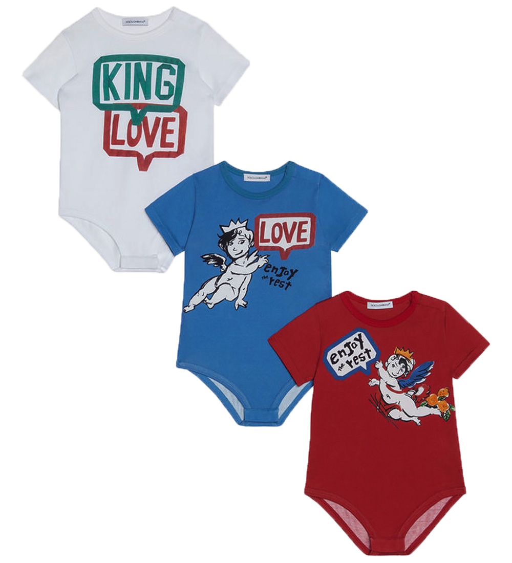 Dolce & Gabbana Bodys k/ä - 3er-Pack - Blau/Rot/Weiß - Dolce & Gabbana - 9-12 mt - Body K/Ä Dolce & Gabbana Bodys k/ä - 3er-Pack - Blau/Rot/Weiß - Dolce & Gabbana - 9-12 mt - Body K/Ä von Dolce & Gabbana