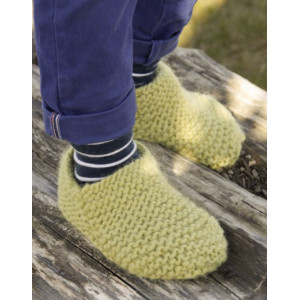 Lemon Jelly by DROPS Design - Strickmuster mit Kit Kinder-Slipper Krau - 26/28 von Drops - Garnstudio