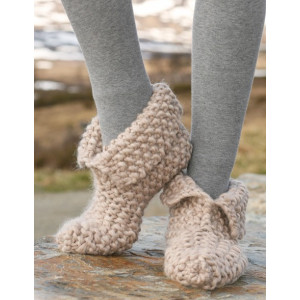 Pixie Dust by DROPS Design - Strickmuster mit Kit Slipper großer Perle - 35/37 von Drops - Garnstudio