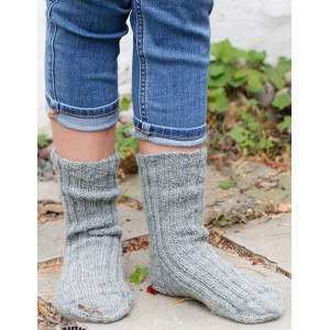 Puddle Jumpers by DROPS Design - Sockenstrickmuster Größe 26-43 - 26/28 von Drops - Garnstudio