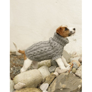 The Lookout by DROPS Design - Strickmuster mit Kit Hundepullover Zopfm - Medium von Drops - Garnstudio