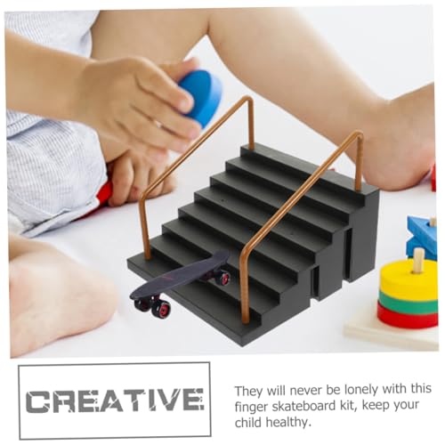 ERINGOGO 2 Stück Finger Skateboard Park Ramp Fingerboard Skatepark Hindernisse Kinderfreundliches Fingerskateboard Zubehör für Kreatives und Stressabbau Geeignet für Jungen und Mädchen ERINGOGO 2 Stück Finger Skateboard Park Ramp Fingerboard Skatepark Hindernisse Kinderfreundliches Fingerskateboard Zubehör für Kreatives und Stressabbau Geeignet für Jungen und Mädchen von ERINGOGO