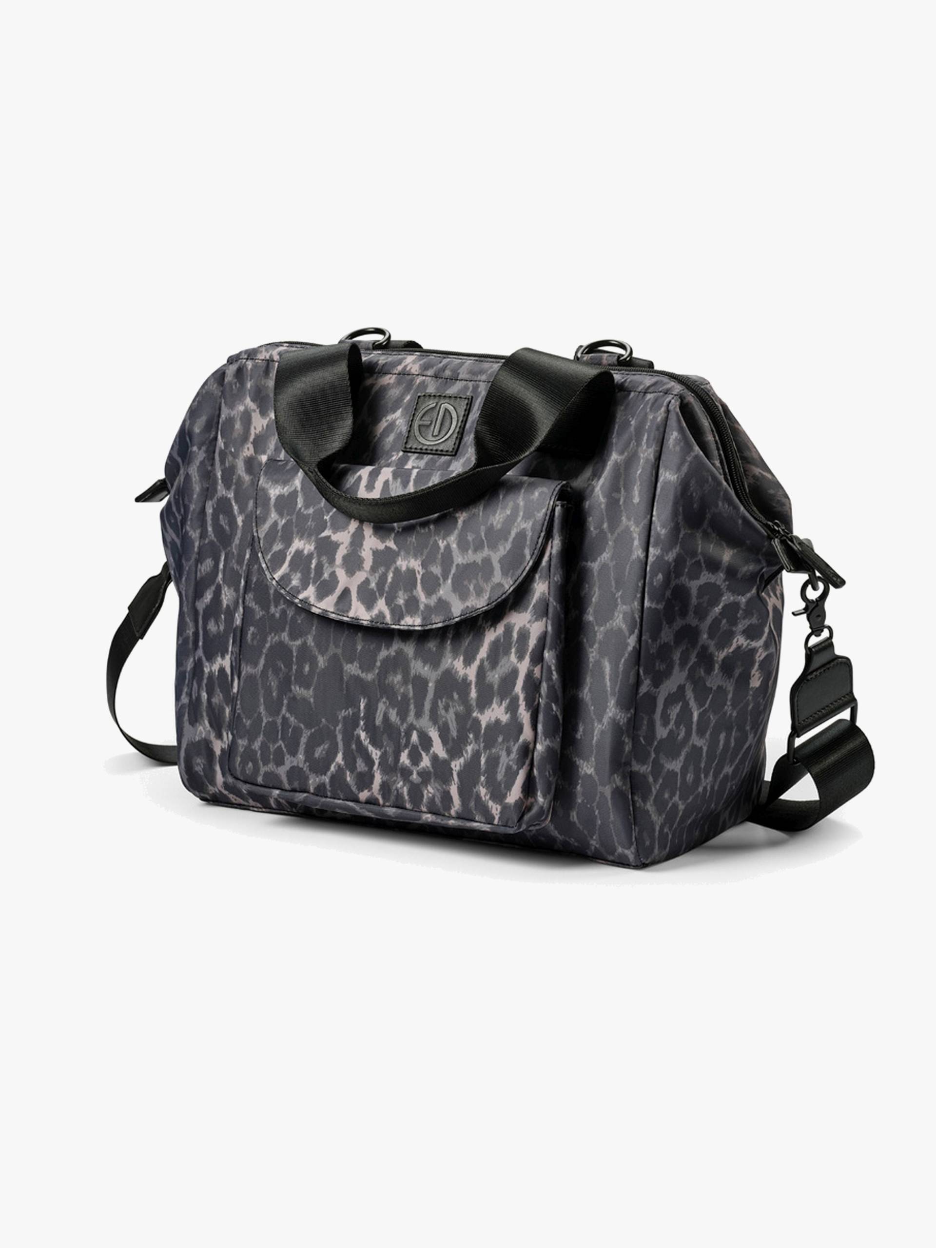 Elodie Wide Frame Wickeltasche, Leopard Elodie Wide Frame Wickeltasche, Leopard von Elodie Details