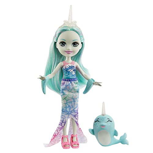 Enchantimals GJX41 - Naddie Narwhal Puppe & Sword Tierfreund Figur, ca. 15 cm große Puppe mit Meerjungfrauenrock, Flossen und Schuhen, tolles Geschenk für Kinder von 3 bis 8 Jahren von Enchantimals