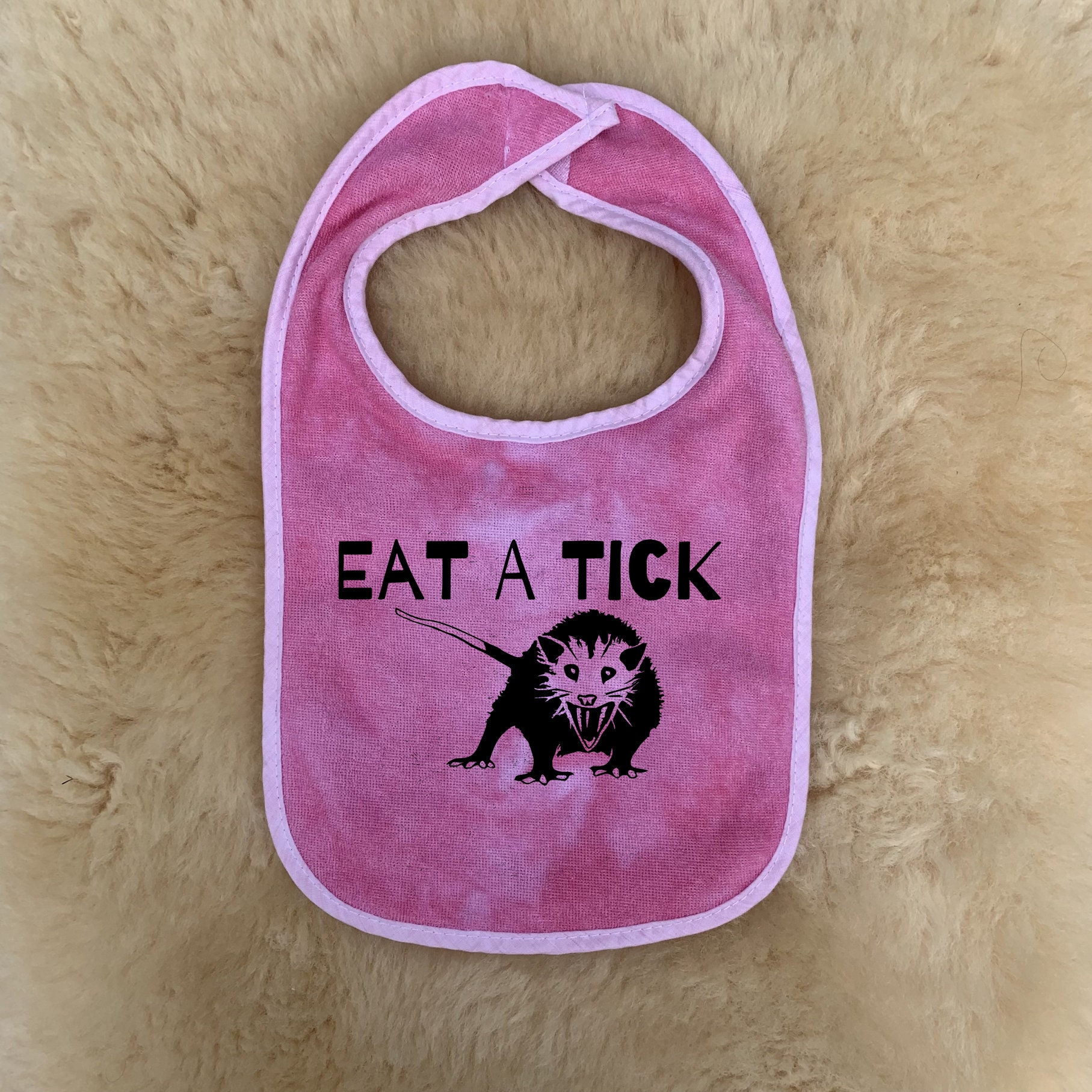 Eat A Tick Baby Lätzchen By 101 Damnations Shop - Trash Kitty | Possum, Opossum von Etsy - 101DamnationsShop