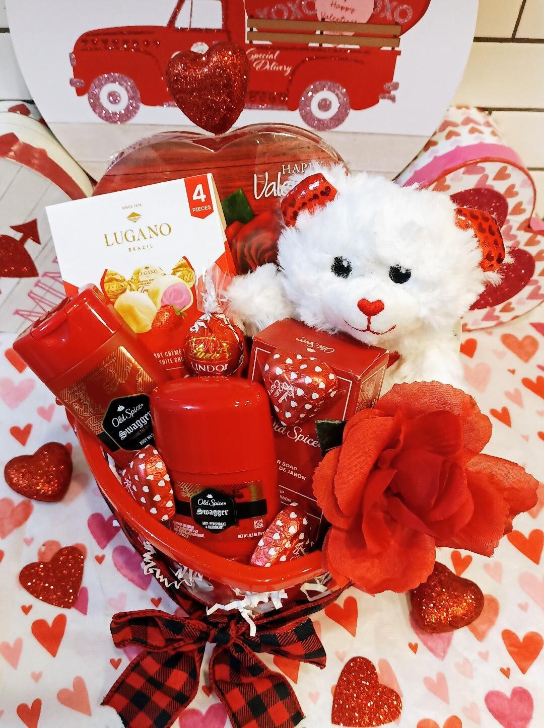 Valentinstag Mann Freund Geschenkkorb Für Ihn Hamper Alte Gewürzbad Körper Spa-Set Rose Herz Lindt Trüffel Milchschokolade Teddybär von Etsy - 365giftbasket