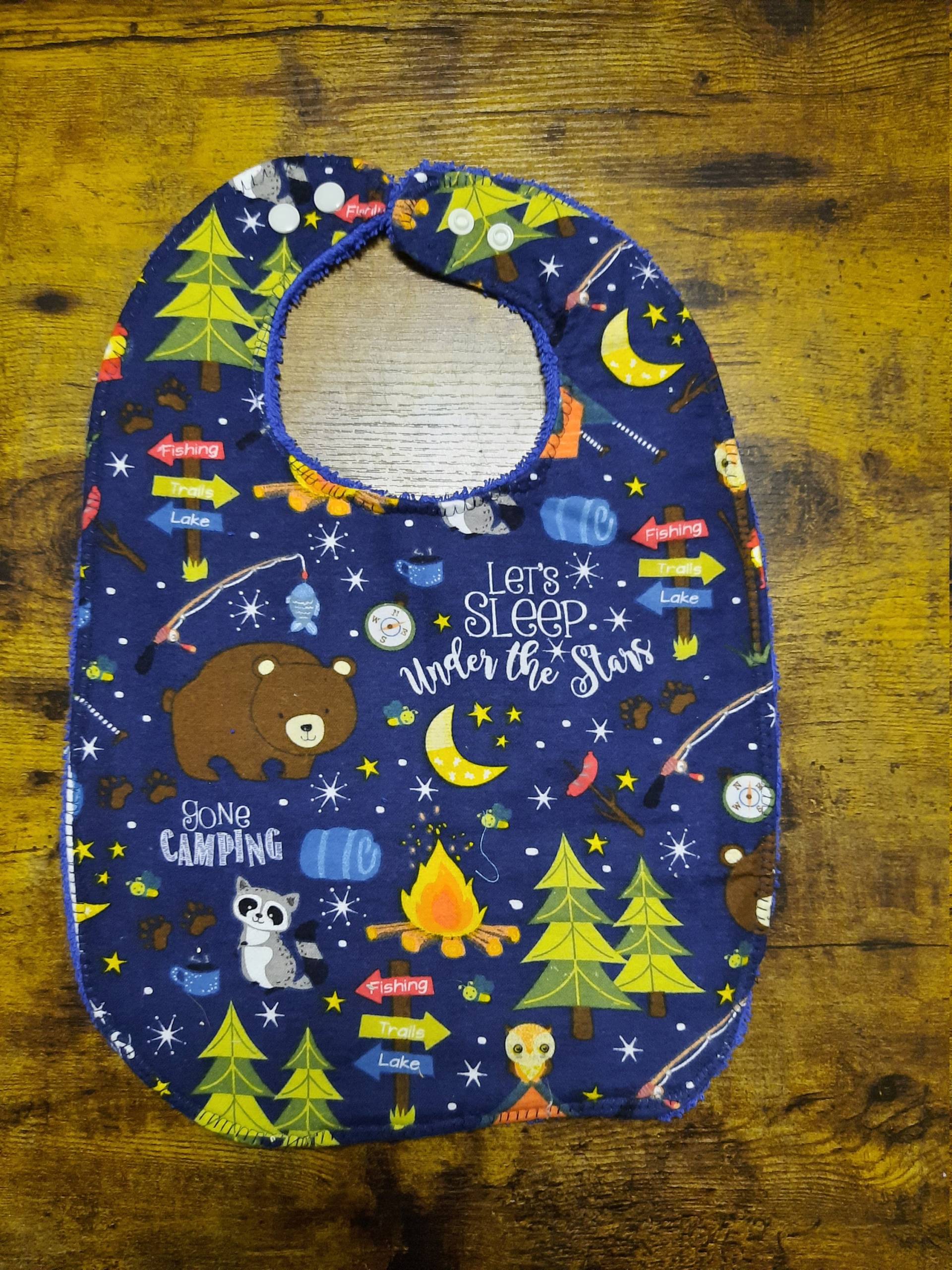 Gone Camping Special Needs Kleinkind Bibs von Etsy - AJsBibBoutique