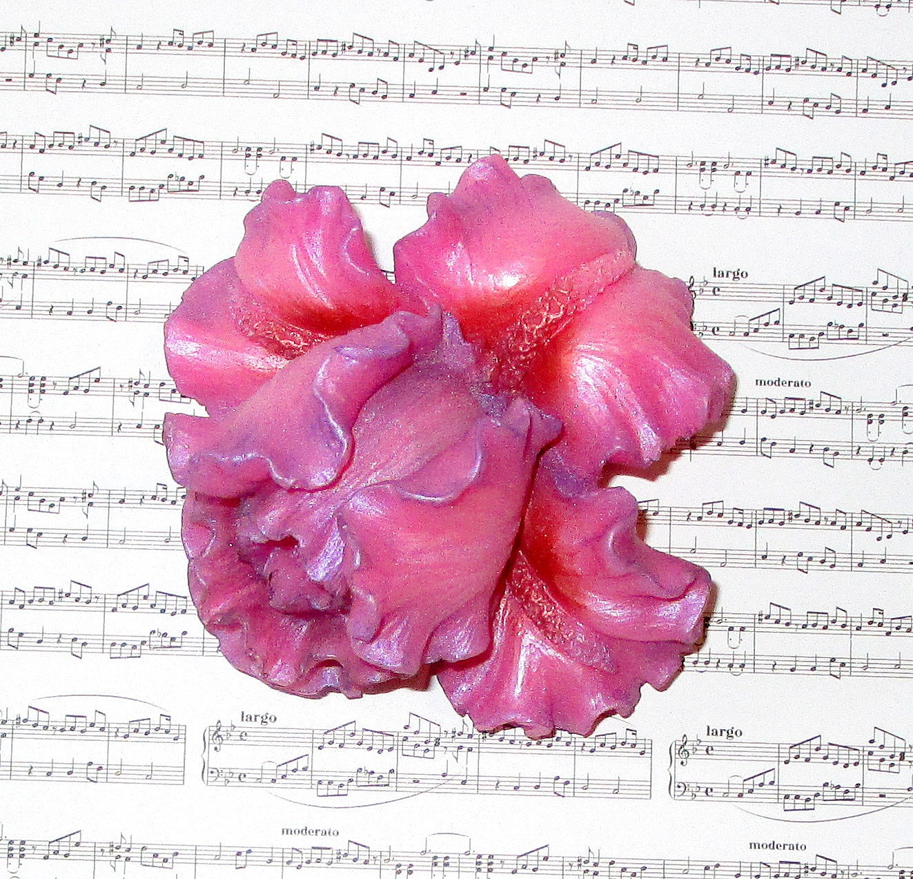 Designer-Seife " Schwertlilienblüte Romance" Mit Geschenkservice-Option Designer-Seife " Schwertlilienblüte Romance" Mit Geschenkservice-Option von Etsy - ARTeriell