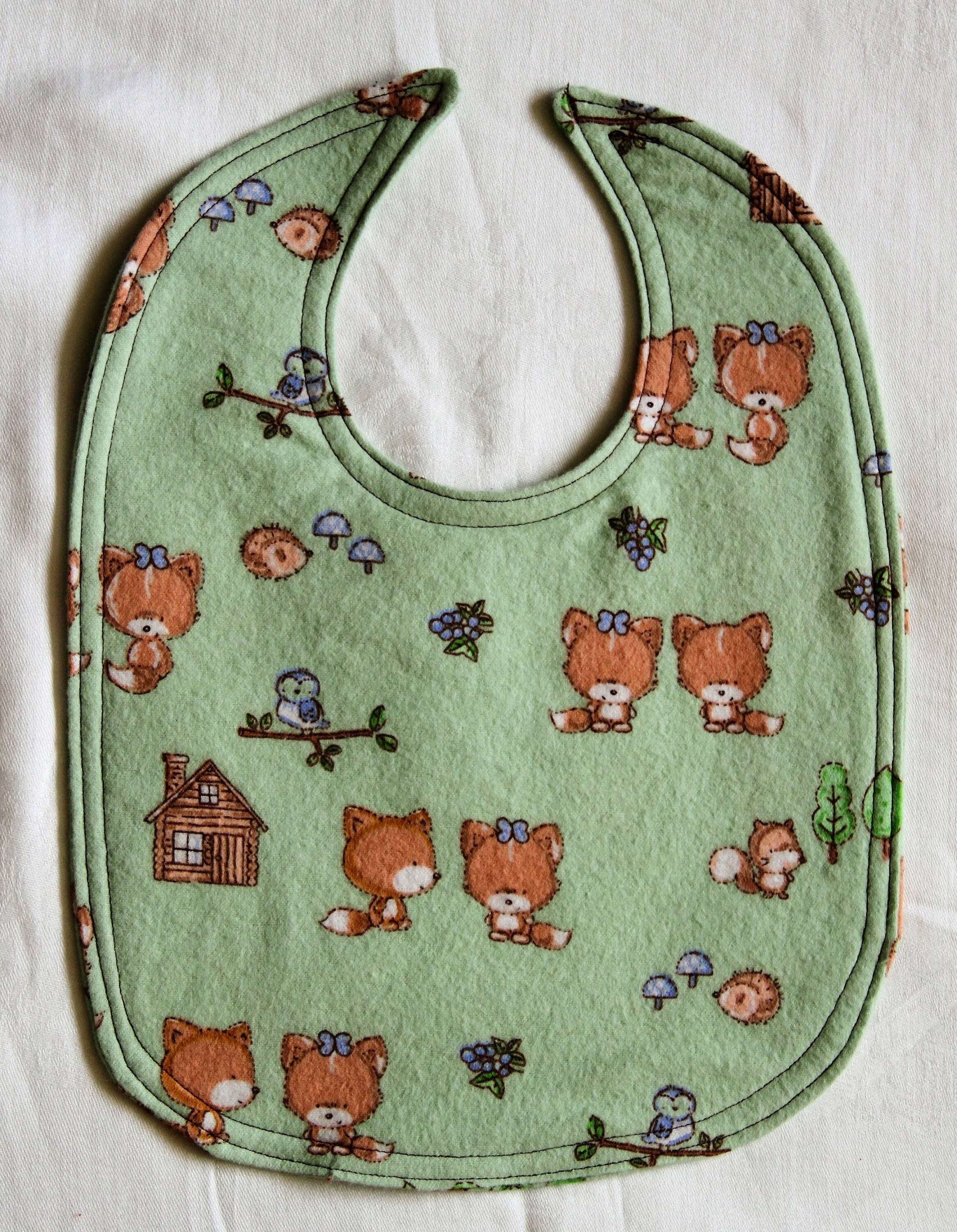 Wählen Sie Aus Fox & Friend Oder Picknick Ameisen Doppel Geschichtet Flanell Kleinkind Lätzchen von Etsy - ATouchofStitchery