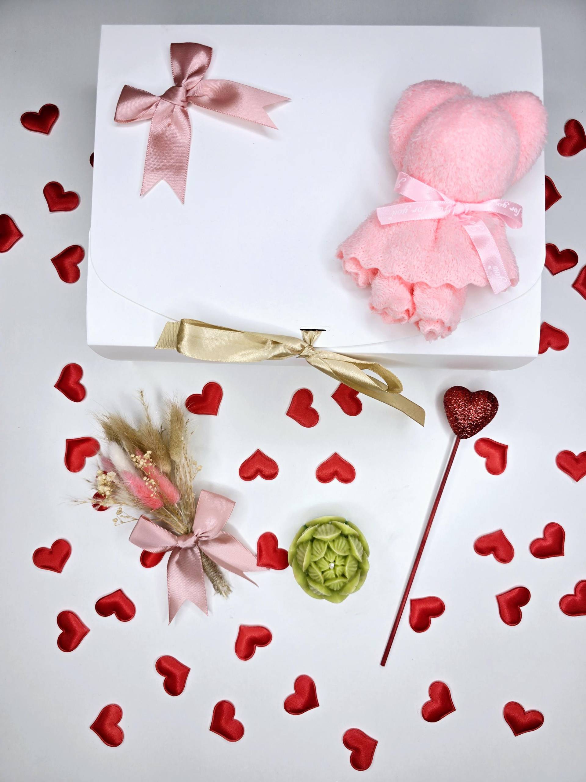 Geschenkboxset Valentinstag Muttertag Trockenblumen Kerze Bärenhandtuch Schaumherz Rosa Für Jeden Anlass von Etsy - AYNCompany