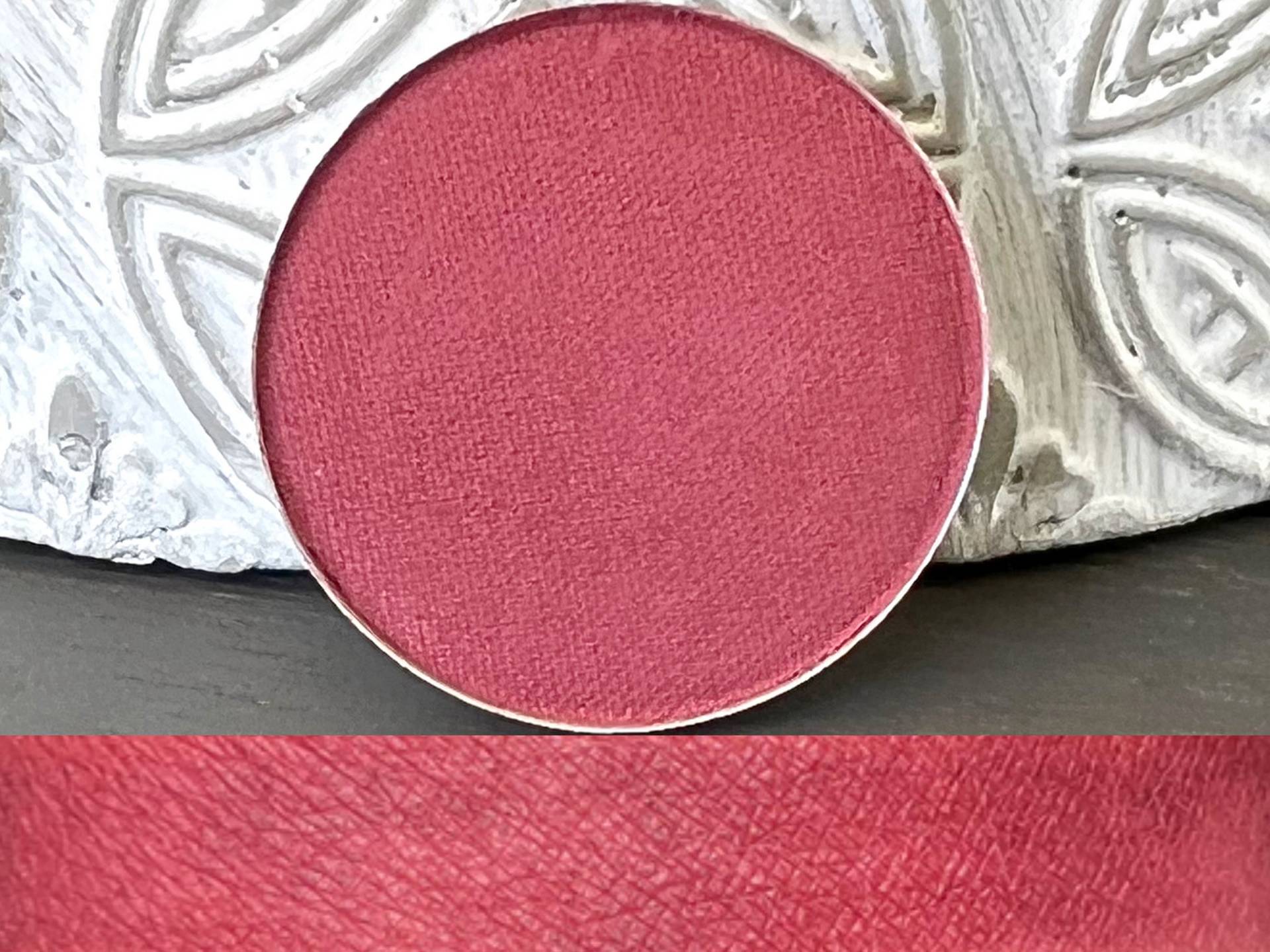 Sweet Deceit Matte Pressed Eyeshadow - 26mm Pfanne Oder Compact Vegan Freundlich, Grausamkeit Frei von Etsy - AddictiveCosmetics