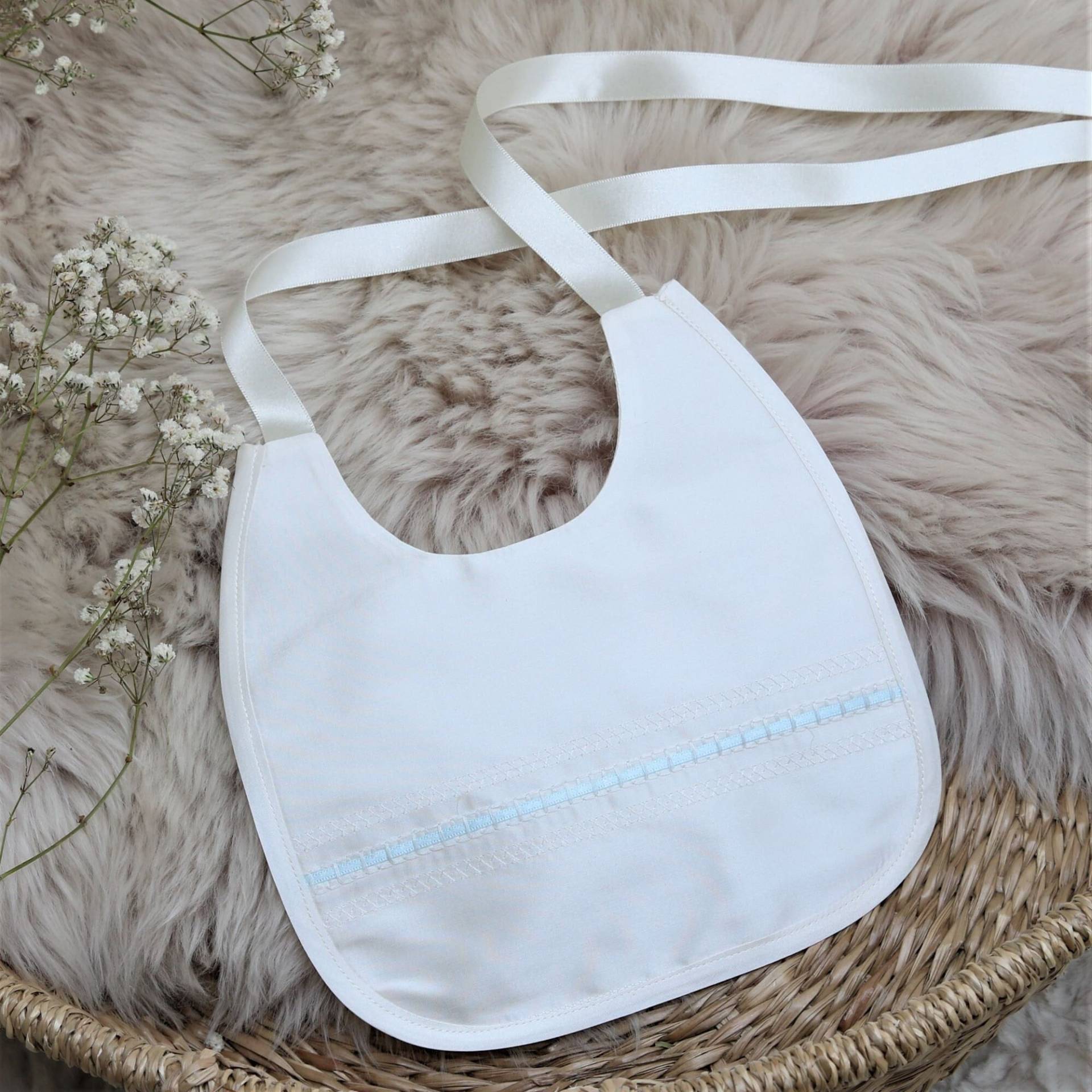 Seidenlätzchen "Venedig' - Tauflätzchen Taufzubehör Babylätzchen Unisex Lätzchen Segenslätzchen Seidenlätzchen "Venedig' - Tauflätzchen Taufzubehör Babylätzchen Unisex Lätzchen Segenslätzchen von Etsy - AdoreBabyChristening