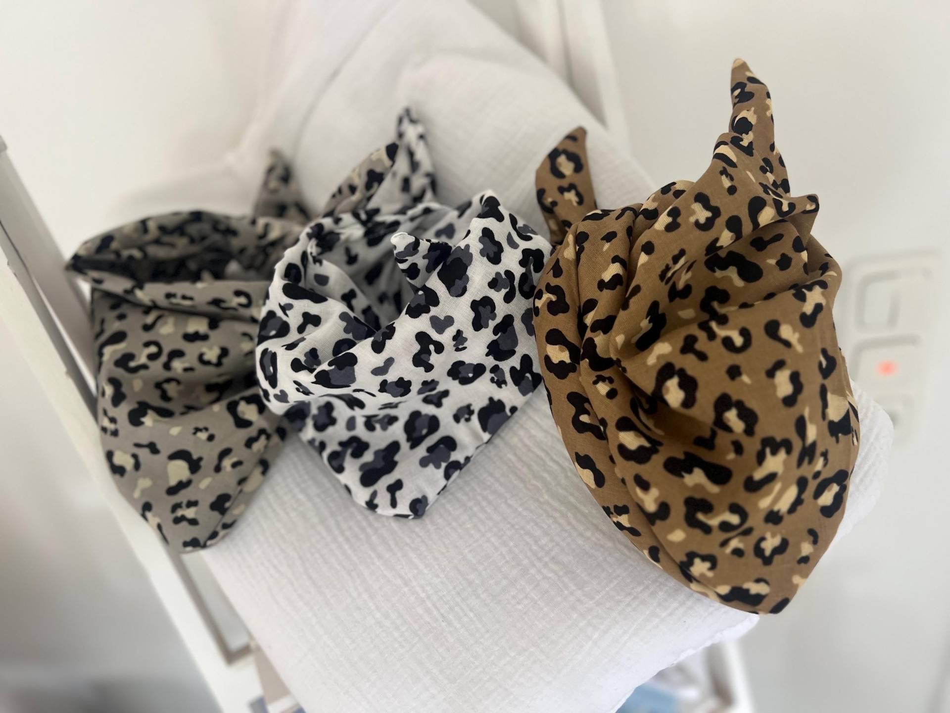 Musselin Halstuch Dreieckstuch Kids Kinder Schal Leo Musselintuch Kleidung Muster Hals Tuch Mädchen Jungs Musselin Halstuch Dreieckstuch Kids Kinder Schal Leo Musselintuch Kleidung Muster Hals Tuch Mädchen Jungs von Etsy - AllesausliebeByInka