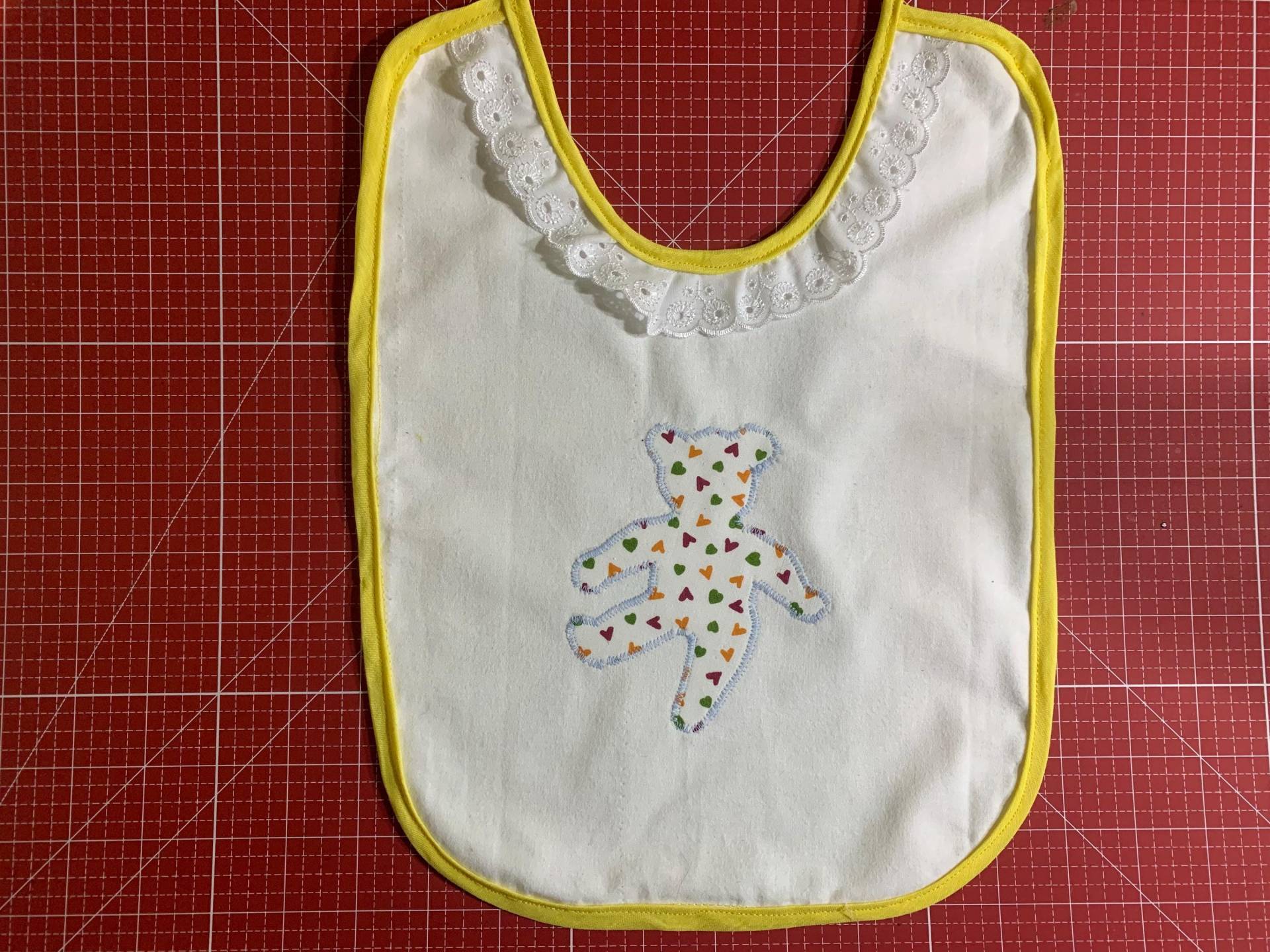 Baby Lätzchen - Handgemacht Selbstgenäht Bär Motiv von Etsy - AllesmoeglichShop