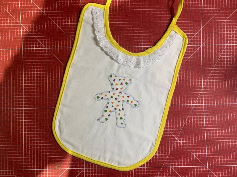 Baby Lätzchen - Handgemacht Selbstgenäht Bär Motiv von Etsy - AllesmoeglichShop