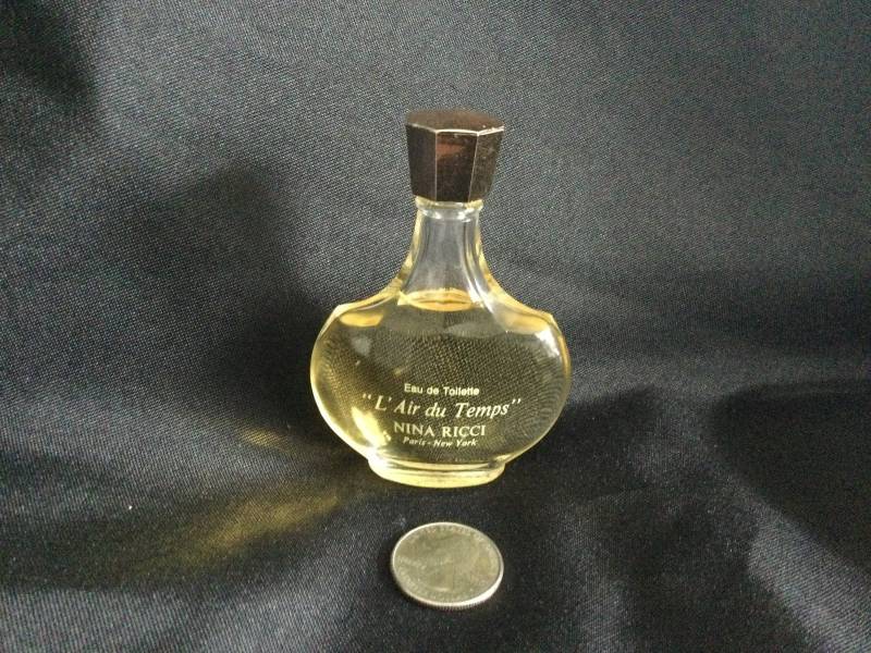 "Vintage "L Air Du Temps" Eau De Toilette Von Nina Ricci." von Etsy - AmericanVintage411