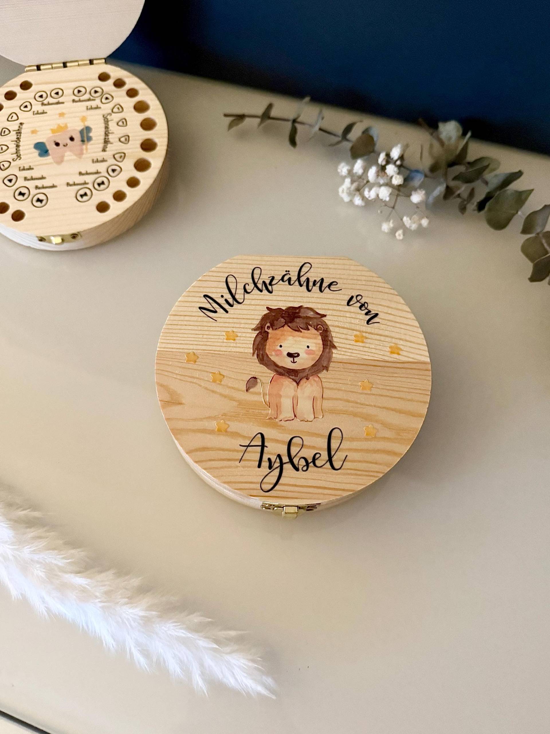 Personalisierte Milchzahndose Aus Holz Mit Name & Wunschmotiv - Zahndose Für Kinder Geschenk Zur Zahnfee, Einschulung, Taufe Oder Geburt Personalisierte Milchzahndose Aus Holz Mit Name & Wunschmotiv - Zahndose Für Kinder Geschenk Zur Zahnfee, Einschulung, Taufe Oder Geburt von Etsy - AnDerDeichKroneShop