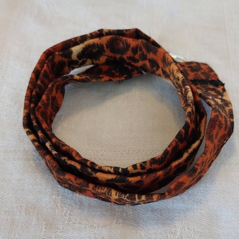 Wickelarmband Baumwollstoff Verschiedene Farben Armband, Textilschmuck Boho Leo Leoprint von Etsy - AndreaNaehtShop