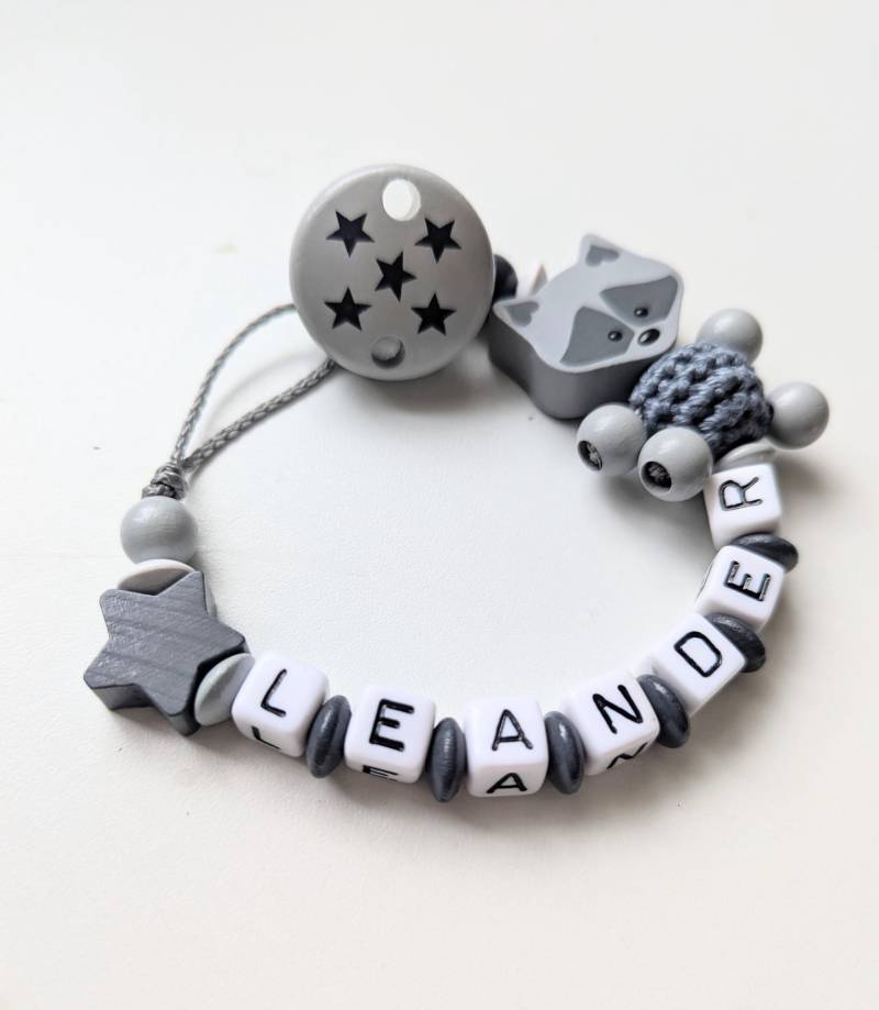 Schnullerkette Mit Namen Junge Personalisiert Waschbär Sterne Geburt Taufe Babygeschenk Babyparty von Etsy - AnniLieblingsstuecke