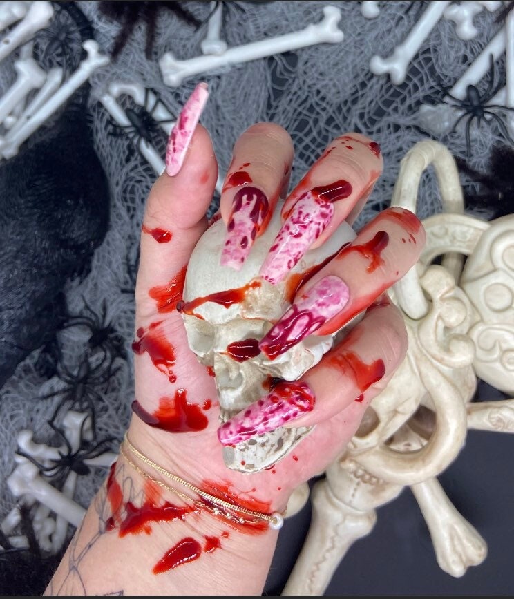 Blut Bespritzt Halloween Press On Nails von Etsy - ApricusNails