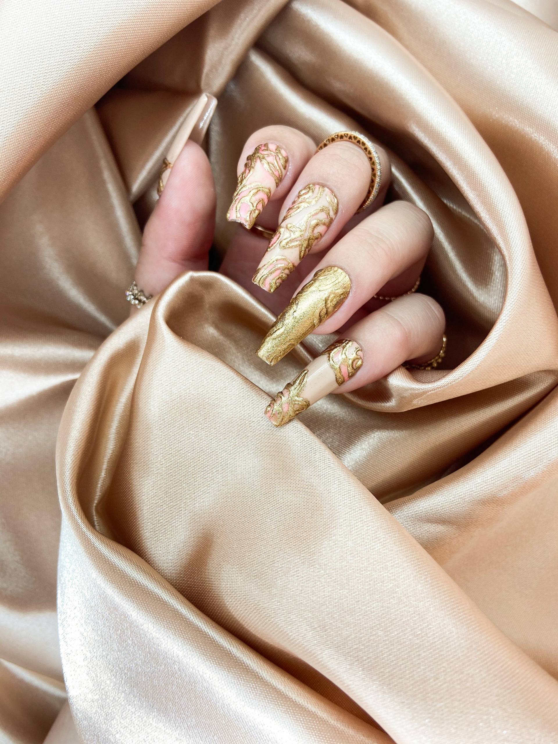 Vergoldete Rose Press On Nails von Etsy - ApricusNails