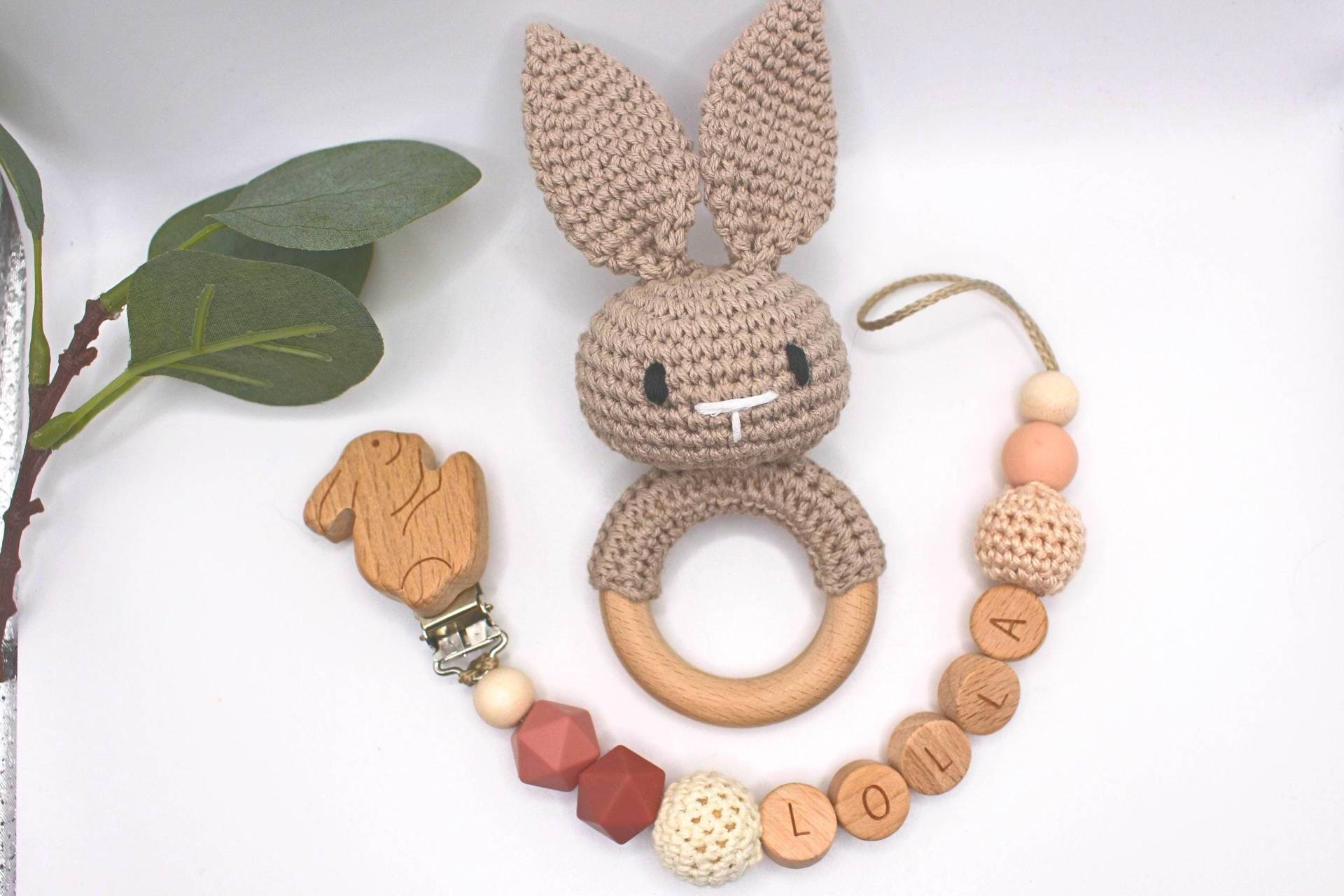 Schnullerkette Und Rassel Hase Im Set, Personalisierbar, Geschenkset Schnullerkette Und Rassel Hase Im Set, Personalisierbar, Geschenkset von Etsy - ArtPearlBaby