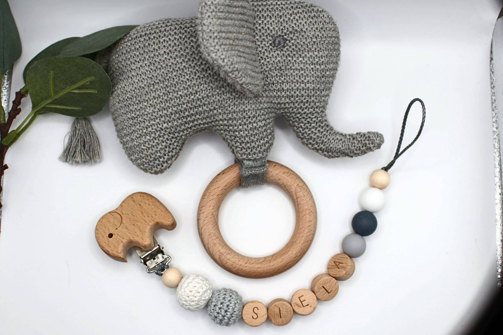 Schnullerkette Und Rassel Im Set, Personalisierbar, Geschenkset Elefant Schnullerkette Und Rassel Im Set, Personalisierbar, Geschenkset Elefant von Etsy - ArtPearlBaby