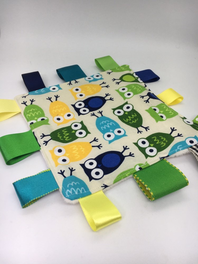 Baby Geschenk, Tagged Sensory Decke, Mini Größe 18, 5 X 20 cm Eule, Wald, Neues Baby, Baby-Dusche-Geschenk, Baby-Geschenk, Komfort Baby Geschenk, Tagged Sensory Decke, Mini Größe 18, 5 X 20 cm Eule, Wald, Neues Baby, Baby-Dusche-Geschenk, Baby-Geschenk, Komfort von Etsy - AshgateCrafts