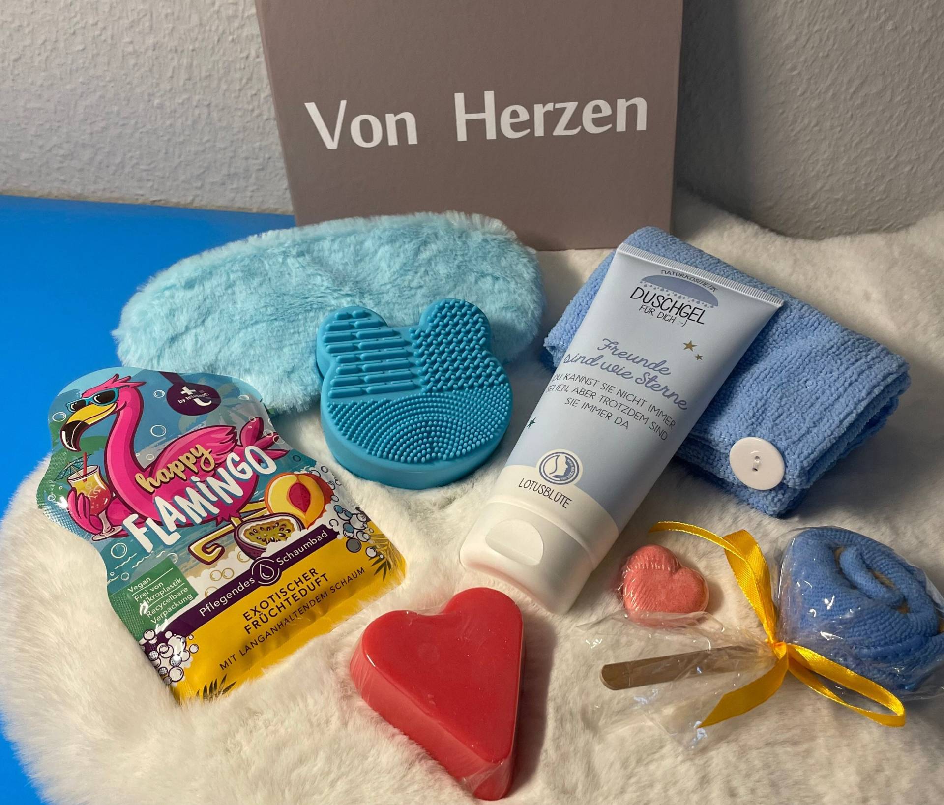 To Go - Geschenkbox "Beauty" Für Freunde Fertiges Geschenk | Beautytag Kosmetik Wohlfühl-Set Entspannung Wohlfühlen Liebe von Etsy - AtelierCatHamburg