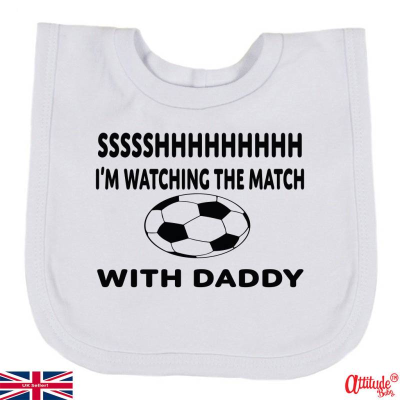 Psst, Ich Schaue Das Spiel Mit Daddy Baby Lätzchen - Neues Babyparty-Geschenk Fußball-Rugby-Sport von Etsy - AttitudeBaby