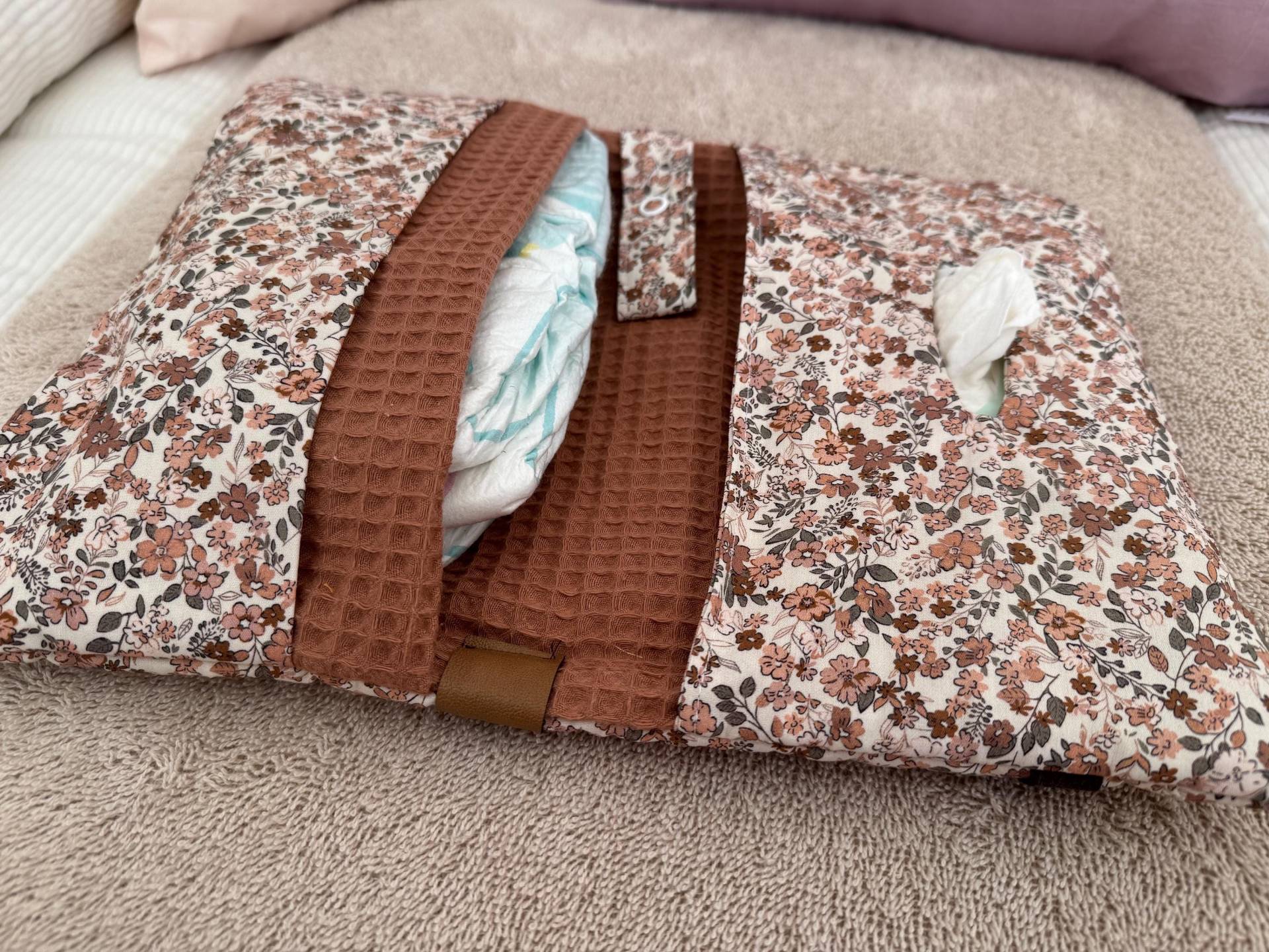 Windeltasche Blütenzauber, Handgemachtes Babyaccessoire, Bärli Baby Accessoire Geschenk Zur Geburt Windeltasche Blütenzauber, Handgemachtes Babyaccessoire, Bärli Baby Accessoire Geschenk Zur Geburt von Etsy - BAERLISTORE