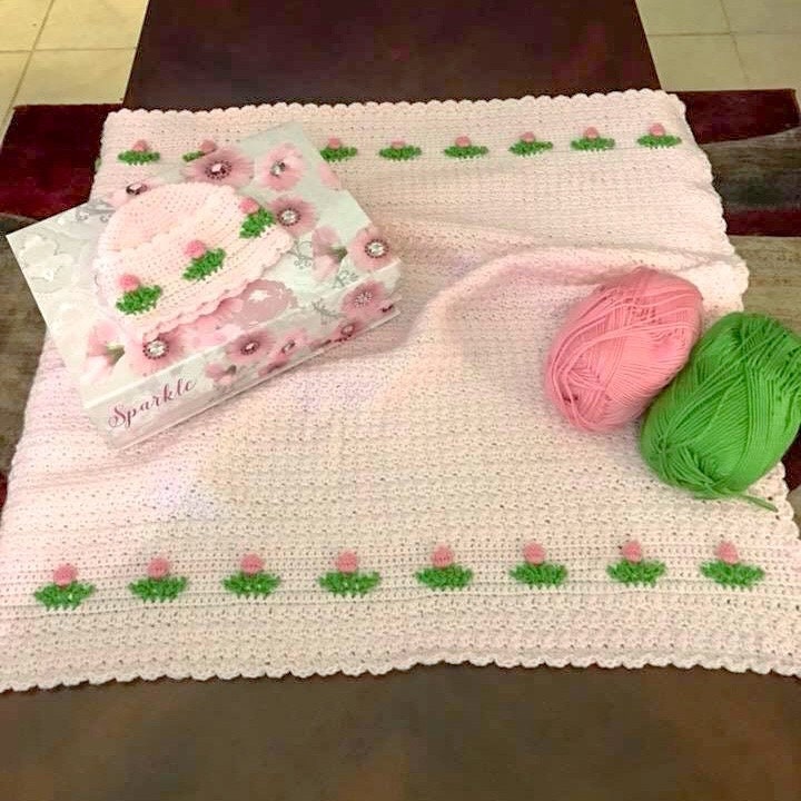 Gehäkelte Tulpe Babydecke Und Hut, Macht Ein Wunderschönes Baby-Dusche-Geschenk, Entzückend Für Dieses Besondere Kleine Mädchen, Photo Prop Gehäkelte Tulpe Babydecke Und Hut, Macht Ein Wunderschönes Baby-Dusche-Geschenk, Entzückend Für Dieses Besondere Kleine Mädchen, Photo Prop von Etsy - BJquitandcrochetshop